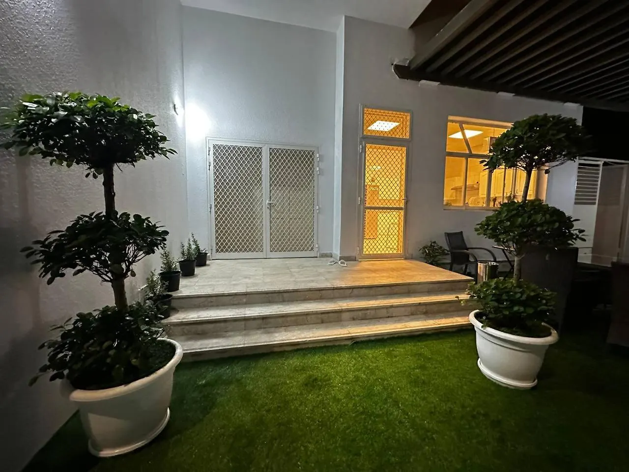 All Villa For Rent In Abu Dhabi 7 Rooms Near Corniche